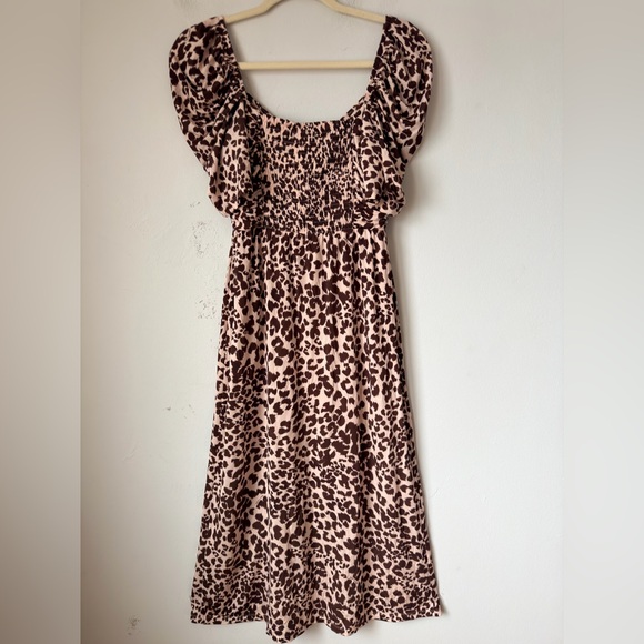 FARM RIO Leopard Print MIdi Dress with Flutter Sleeves - Picture 9 of 13